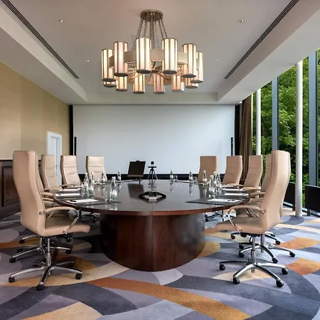 Waldhaus Wellness Resort, Autograph Collection מלון