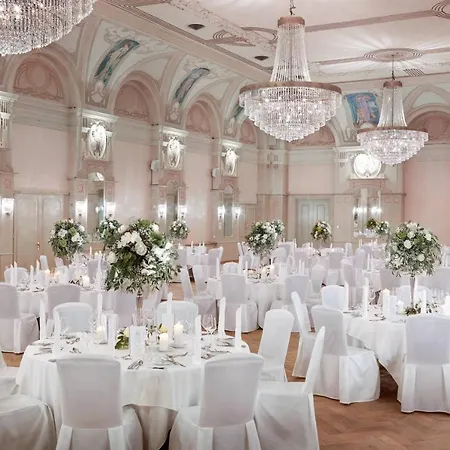 מלון Waldhaus Wellness Resort, Autograph Collection 5*